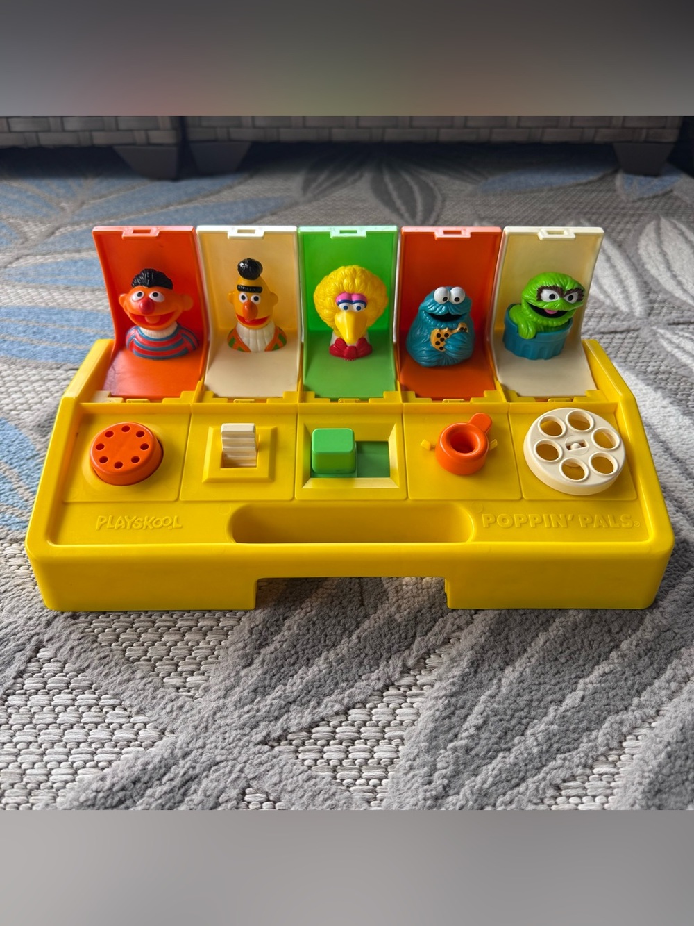 Vintage 80s Playskool Poppin’ Pals Pop Up Sesame Street Toy